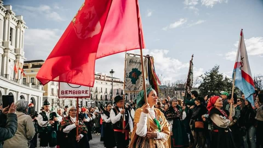 El sonido de León y El Bierzo toma las calles de Madrid por San Patricio