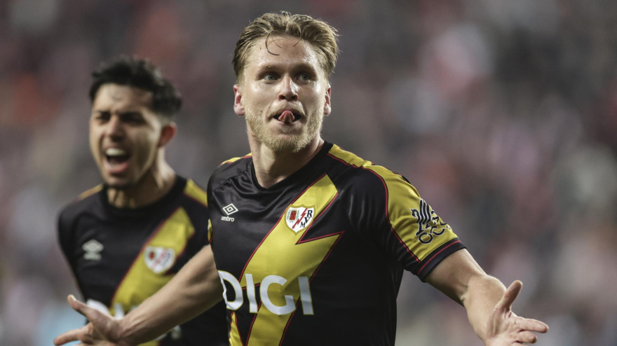 Alemao celebrando uno de sus dos goles contra el Samsunspor