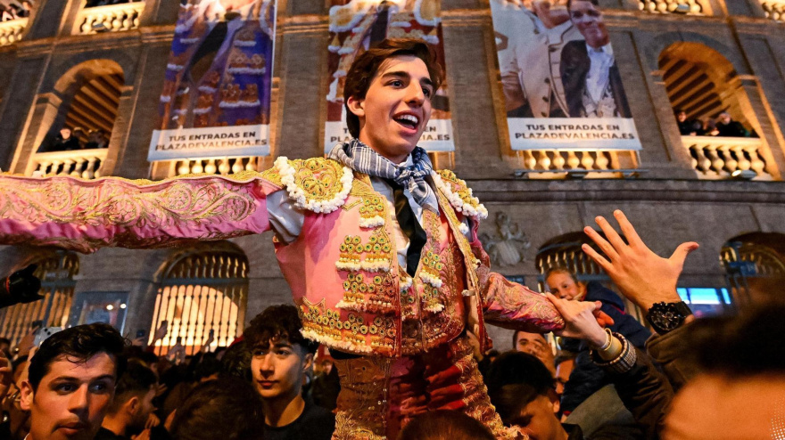 Julio Norte abre la puerta grande en Valencia