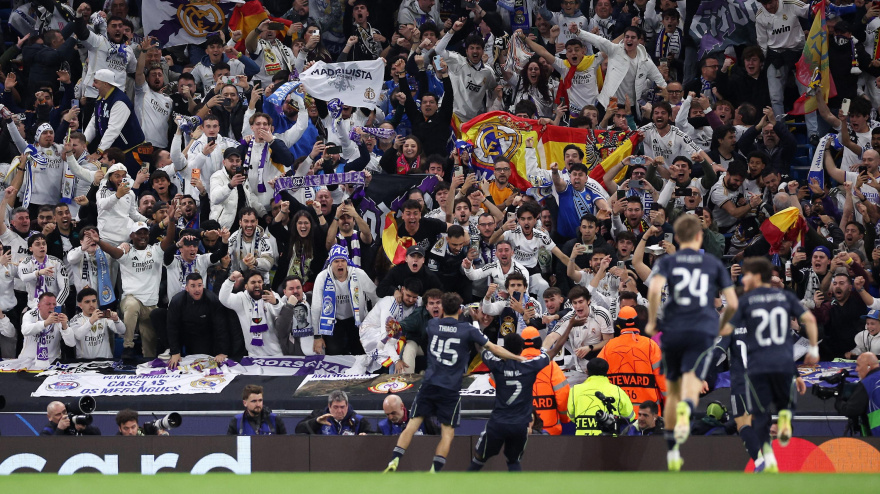 Vinicius celebra su gol, en el Manchester City - Real Madrid