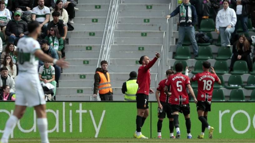 Los jugadores del Mallorca celebran el gol de Pablo Torre