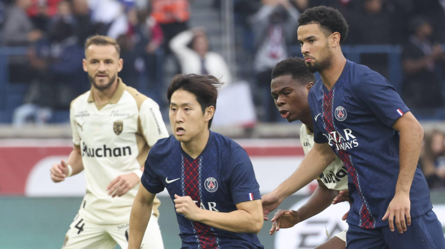Kang-In Lee y Zaire-Emery durante el PSG - Lens del pasado 14 de septiembre