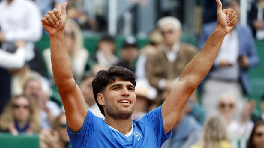 Carlos Alcaraz ya está en cuartos de final en el Másters 1.000 de Montecarlo.