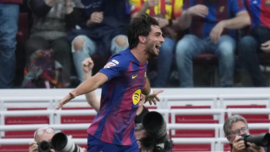 Ferrán Torres celebra el 1-0 del Barcelona contra el Espanyol