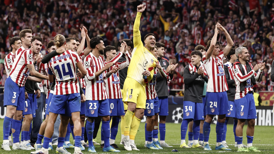 Los jugadores del Atlético celebran pasar a semifinales de Champions frente al Barcelona