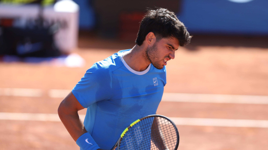 Carlos Alcaraz, durante su debut en el Godó