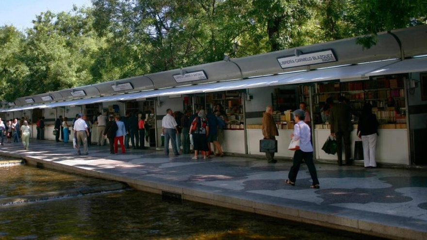 E5CP3N E5CP3N recoletos avenue, book fare, madrid, spain