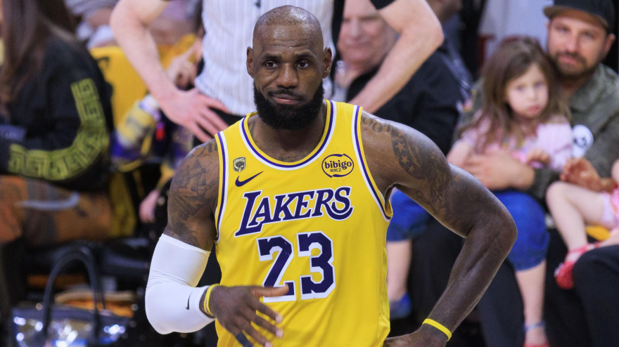 LeBron James fue clave en la victoria de los Lakers con 19 puntos, 8 rebotes y 13 asistencias.