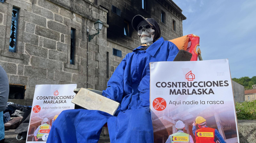 Protesta de la CEP ante la Comisaría de Santiago