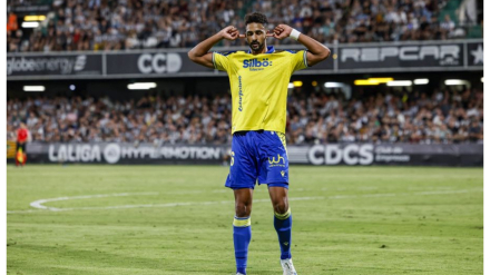 Chris Ramos celebra su gol ante el Castellón