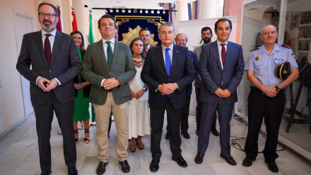 13/09/2024 Antonio Sanz (centro) acompañado de José Antonio Nieto y José María Bellido en la visita a la Jefatura de la Policía Local.
ANDALUCÍA ESPAÑA EUROPA CÓRDOBA POLÍTICA
FRANCISCO J.OLMO/EUROPA PRESS