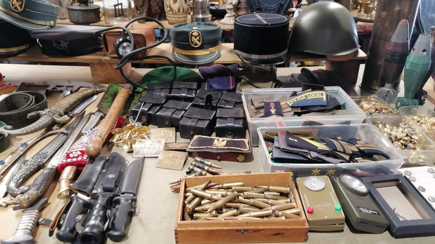 Algunos de los objetos puestos a la venta