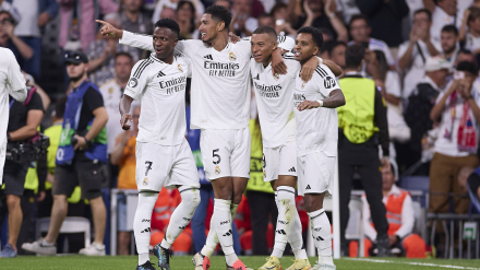 Vinicius, Jude Bellingham, Mbappe y Rodrygo celebran un gol al Stuttgart.