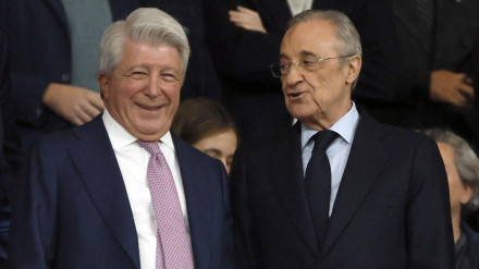 Enrique Cerezo y Florentino Pérez en el palco del Metropolitano.