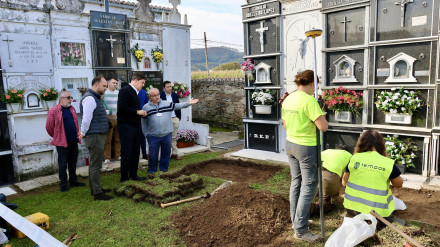 El secretario xeral del PSdeG visitó el cementerio de Santa María de O Val, en Narón