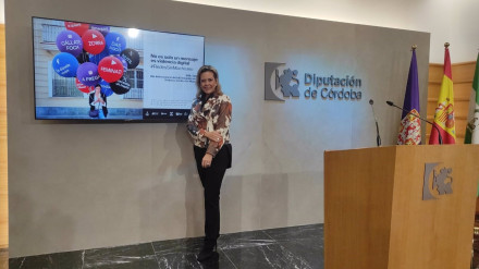 Auxiliadora Moreno, durante la presentación de la campaña por el 25N..

La delegada de Igualdad de la Diputación de Córdoba, Auxiliadora Moreno, ha presentado este miércoles la campaña que, en colaboración con el resto de diputaciones andaluzas, se pone en marcha con motivo del 25N, "y que este año va dirigida a visualizar la violencia digital".

POLITICA ANDALUCÍA ESPAÑA EUROPA CÓRDOBA SOCIEDAD