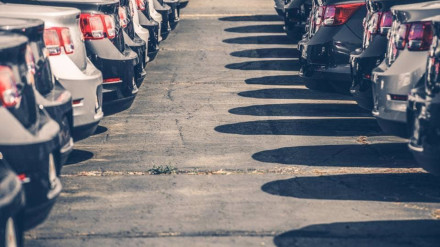 Imagen de coches aparcados