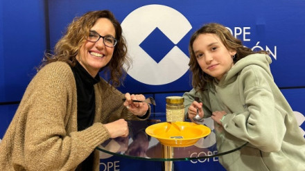 Ana Piquer con Laura Hernández.