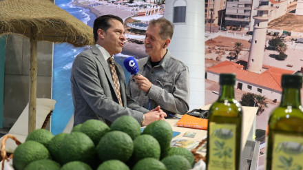 Entrevista a Óscar Medina, alcalde de Torrox, desde Fitur