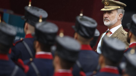 El rey Felipe VI pasa revista al Batallón de Honores