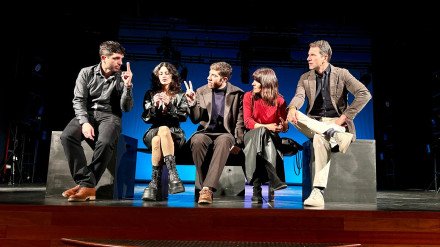 Foto sobre uno de los escenarios del Teatro Góngora