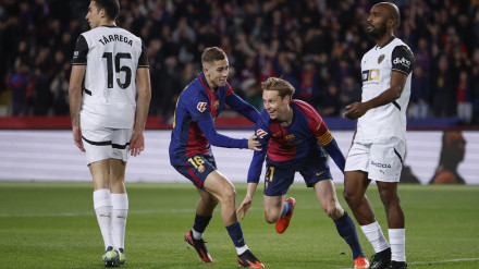 Frenkie De Jong celebra el 1-0 del Barcelona al Valencia