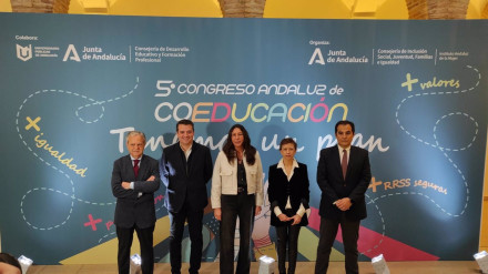 (Desde la izda.) Salvador Fuentes, José María Bellido, Loles López, Olga Carrión y José Antonio Nieto