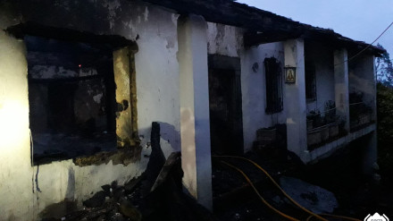 Vivienda incendiada en Boal (Asturias)