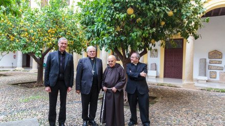 Foto momento de la rueda de prensa