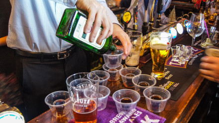 Consumo alcohol en jóvenes