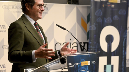El ministro para la Transformación Digital y de la Función Pública, Óscar López y el presidente de la CEOE, Antonio Garamendi, clausuran las jornadas +Ciberseguridad