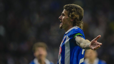 Carlos Romero celebra el primer gol del Espanyol