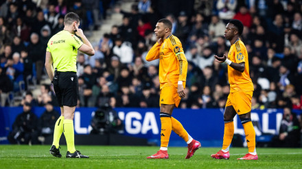 Mbappé y Vinicius protestan a Muñiz Ruiz