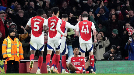 Los jugadores del Arsenal celebran uno de los goles ante el City