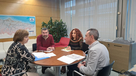 Reunión entre la alcaldesa de Avilés y Manuel Campa y Ana Solís y el consejero de Vivienda Ovidio Zapico