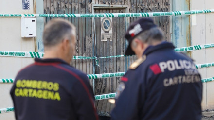 Inspección de las naves afectadas por el incendio