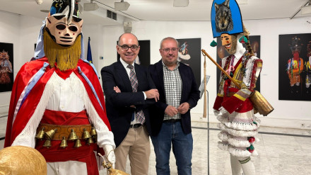 El vicepresidente segundo de la Diputación de Ourense, César Fernández, con el director de la Casa de Galicia en Madrid, Luis E. Ramos