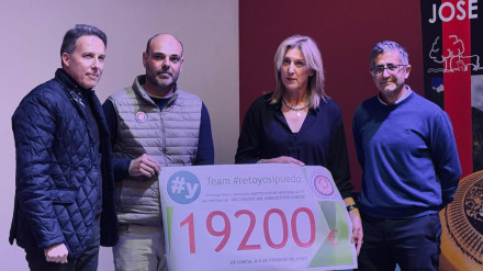Entrega del cheque de 19.200 euros para la Asociación Mi Princesa de Rett