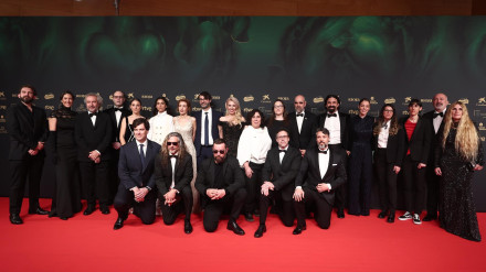 El equipo de 'La Infiltrada' posa en la alfombra roja de la 39º edición de los Premios Goya