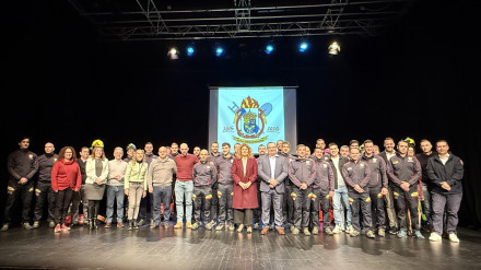 Foto de familia del acto celebrado en el Auditorio Municipal de Narón