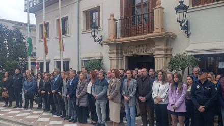 Minuto de silencio a las puertas del Ayuntamiento de Benalmádena por la muerte de Lina, primera víctima de la violencia machista en Andalucía en 2025POLITICA ANDALUCÍA ESPAÑA EUROPA MÁLAGACEDIDA / MG