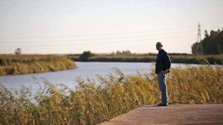 Agustín García Lázaro en la ribera del Guadalete