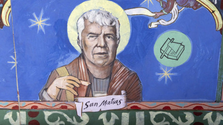 Así quedó retratado este empresario en la iglesia de Latre antes de recuperar su imagen original.