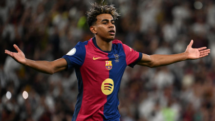 Lamine Yamal celebra su gol en la final de la Supercopa de España.