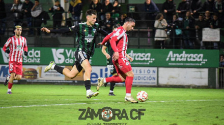 Kike Márquez, del Zamora CF, ante el Sestao