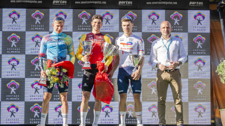 Milan Fretin (Cofidis) se impone en la Clásica ciclista de Almería