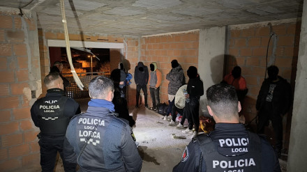 La Policía Local desaloja un edificio ocupado ilegalmente en Lorca
