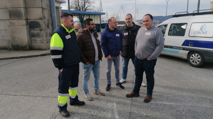 Integrantes de CCOO a las puertas de Navantia Ferrol