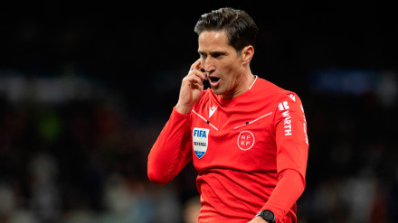 Imagen de Munuera Montero, durante un partido internacional