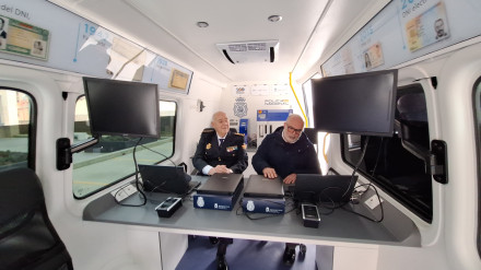 Imagen del interior del vehículo integral de documentación que ha llegado a Soria